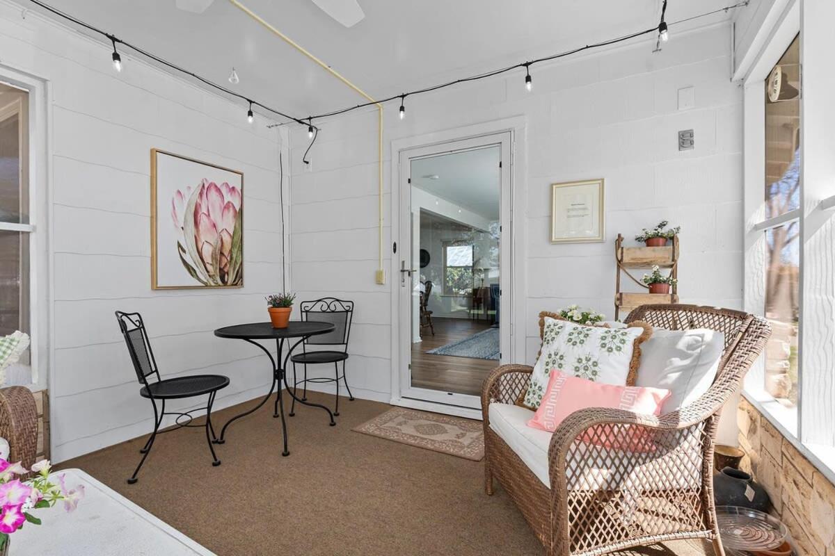 Vintage Veranda - Ping Pong Table & More Fredericksburg Exterior foto